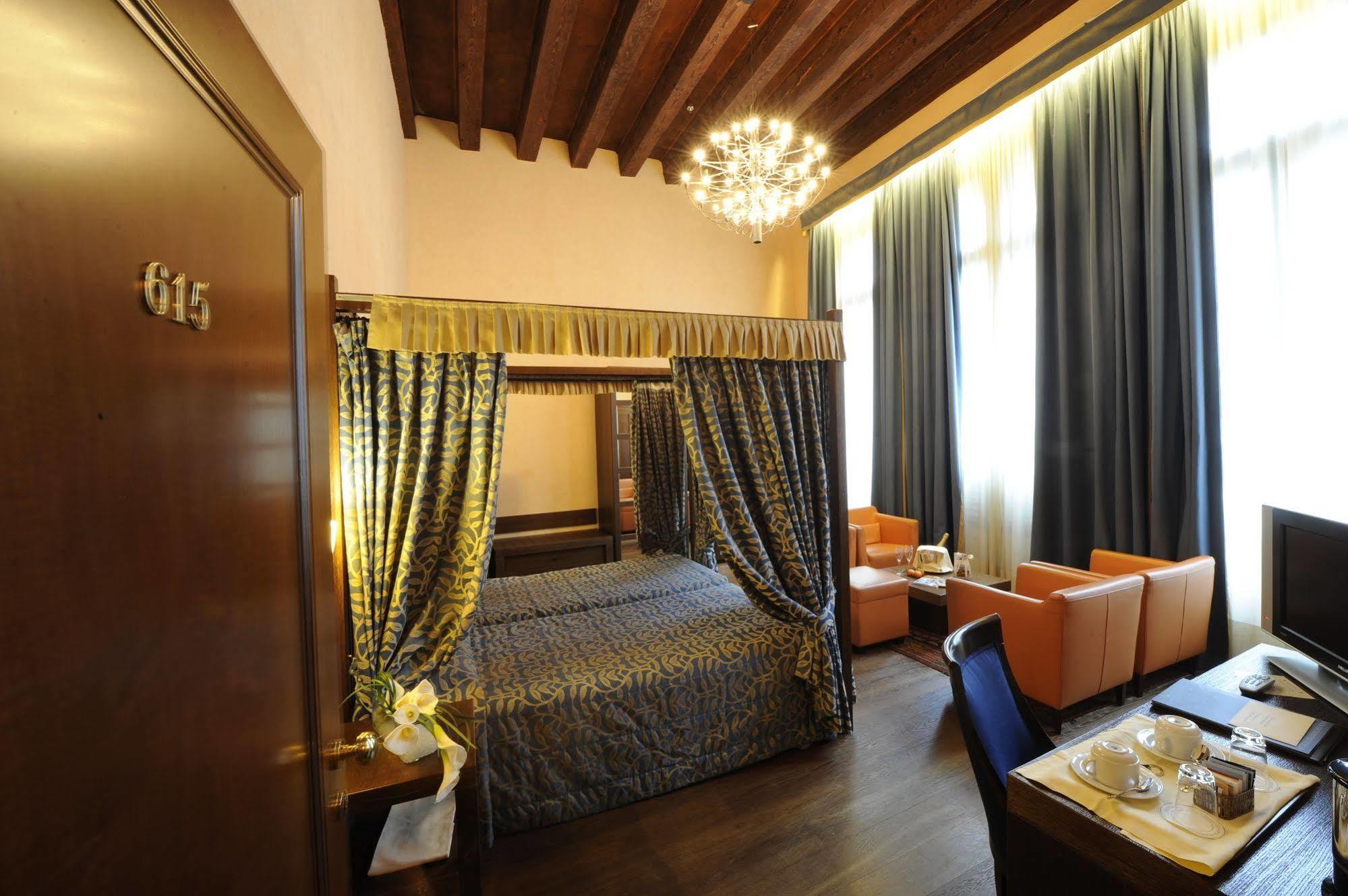 Hotel Palazzo Selvadego à Venise Chambre photo